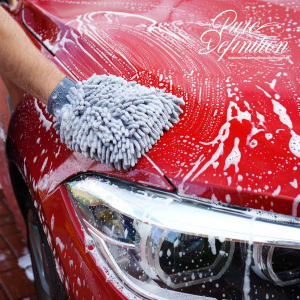 Chenille-Wash-Mitt-on-bonnet-by-pure-definition