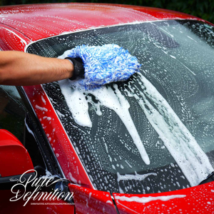 microfibre-wash-mitt-on-windscreen-by-pure-definition